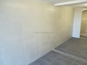 fusteria puignou bancs de fundermax pavelló esportiu de Tarragona